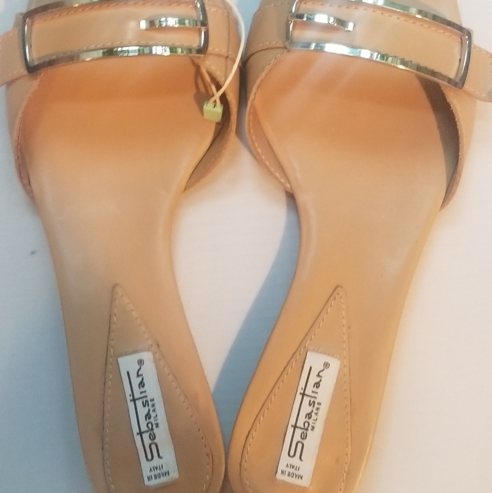 NWT Sebastian beige sandals with heel - Picture 2 of 8